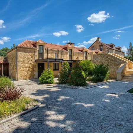 Hotel Domaine De Monrecour - & Restaurant - Proche De Sarlat