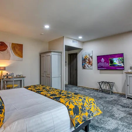 Hotel Domaine De Monrecour - & Restaurant - Proche De Sarlat 4*